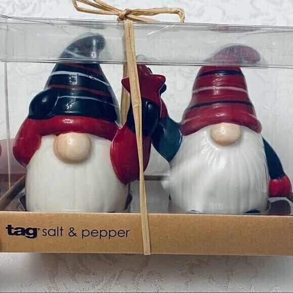 TAG Gnomes Salt & Pepper Shakers‎ holding a Star, Size OS Red, White,Blue* - Picture 1 of 5